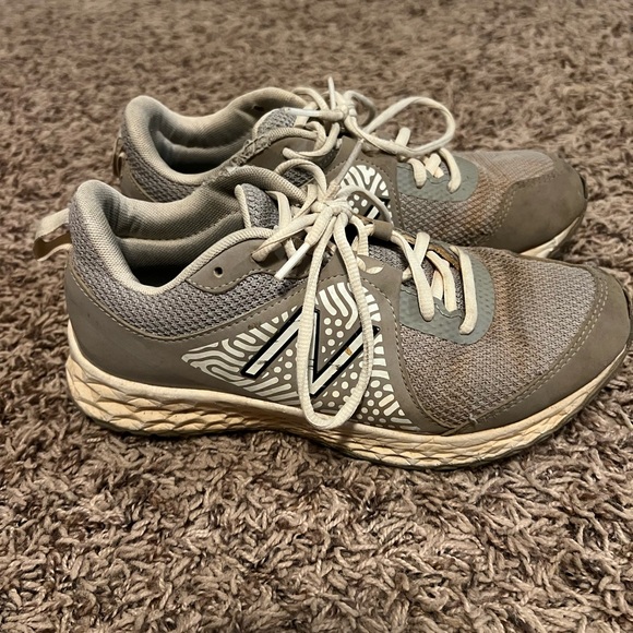 Men’s new balance turf shoes - Picture 1 of 2